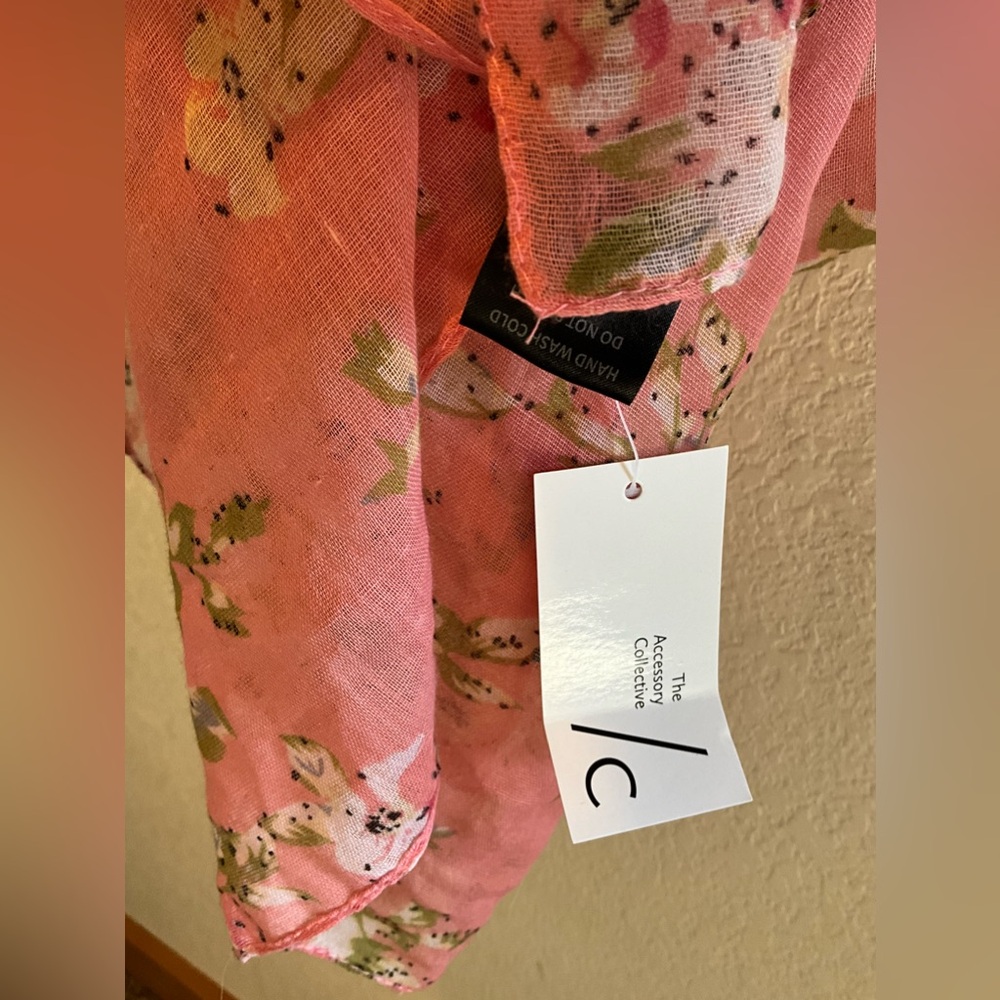 NWT scarf - Picture 2 of 2